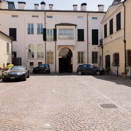 Apartment Mansarda Colombo - Car Parking Ferrara