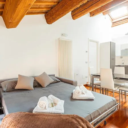 Mansarda Colombo - Car Parking