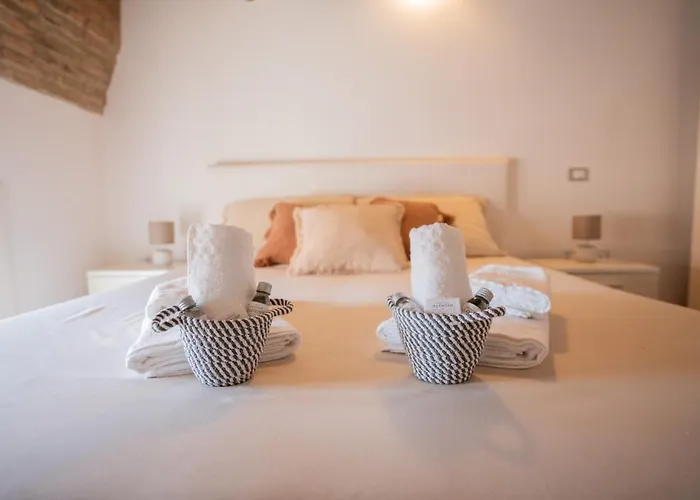 Apartman Mansarda Colombo - Car Parking Ferrara