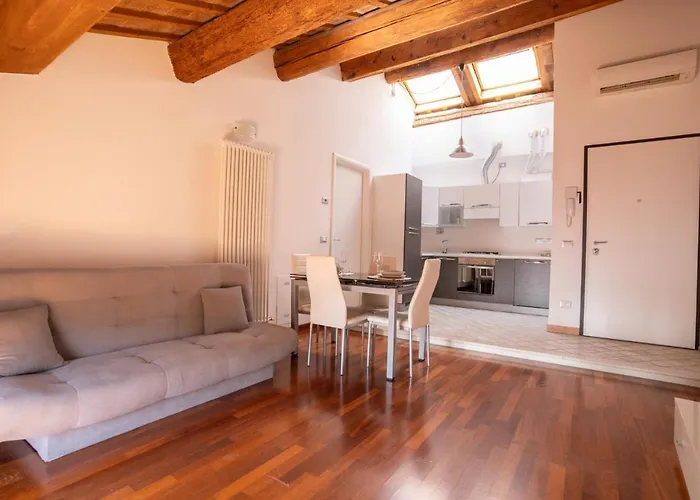 Apartman Mansarda Colombo - Car Parking