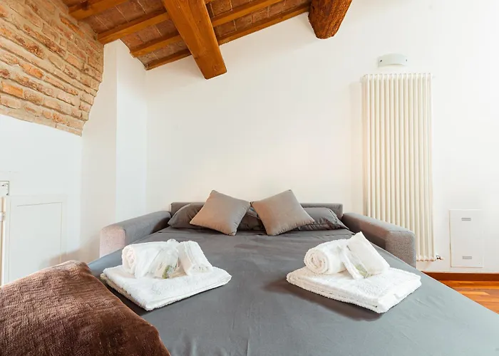 Apartman Mansarda Colombo - Car Parking